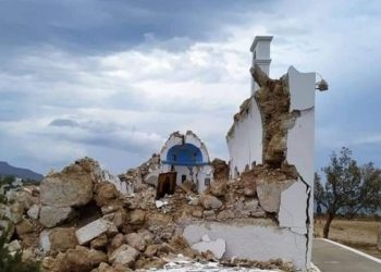 انهيار كنيسة جراء زلزال بقوة 6.2 في جزيرة كريت اليونانية