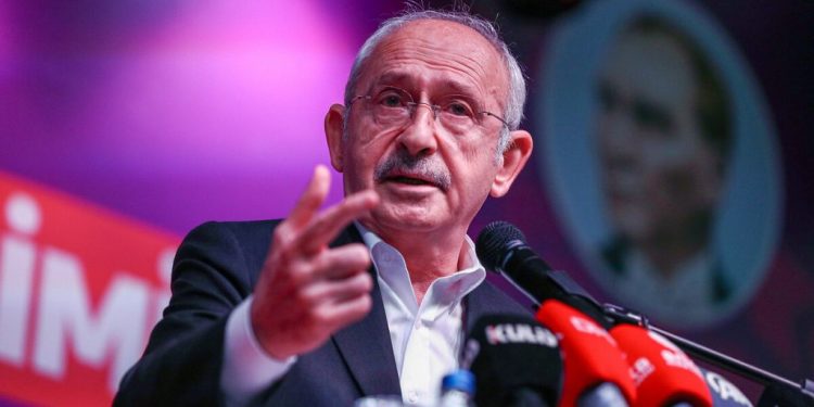 زعيم المعارضة: أردوغان يصطنع مبررات للاقتصاد الذي دمره