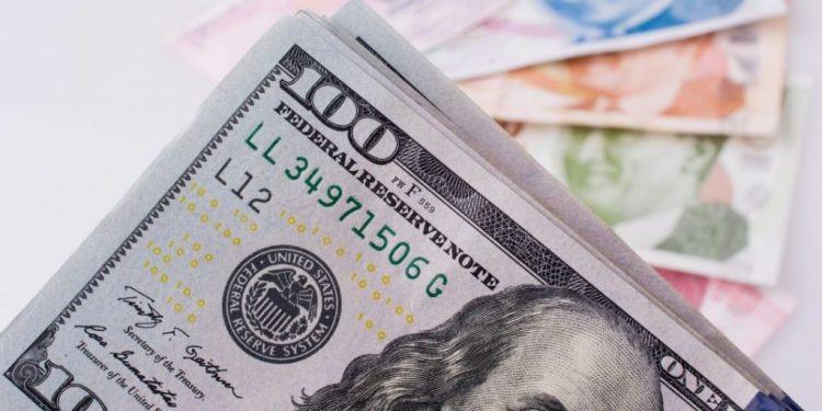 بنك إيطالي: الدولار في تركيا سيبلغ 10.50 ليرة