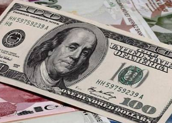 مستوى تاريخي.. الدولار يكسر حاجز 9 ليرات