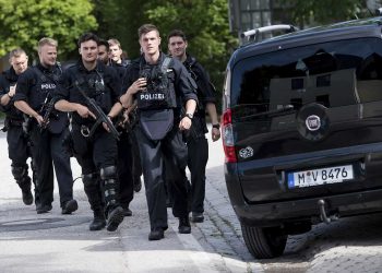 ألمانيا تعتقل مواطنا تركيا بتهمة التجسس على حركة “غولن”