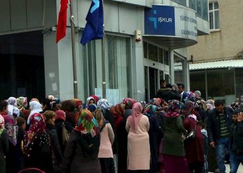 البطالة في تركيا ترتفع إلى 12.1%