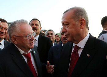 زعيم روسي متطرف: أردوغان رجلنا ويتعلم لغتنا!