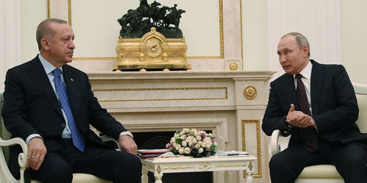 صحفي روسي: بوتين أبلغ أردوغان بأن يسحب قواته من إدلب