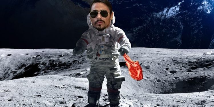 “حبيب الملح”.. الشيف نصرت يعلن افتتاح أول مطعم في الفضاء!