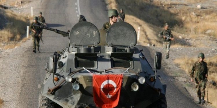 الجيش التركي يقصف منطقتين سكنيتين شمال سوريا
