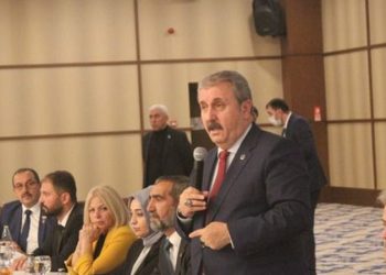 تركيا.. أصغر أحزاب التحالف الحاكم يتبرأ من أخطاء الحكومة