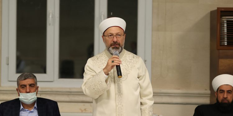 رغم إنفاق المليارات.. أرباش يقر بفشل مشروع أردوغان لبناء جيل متدين