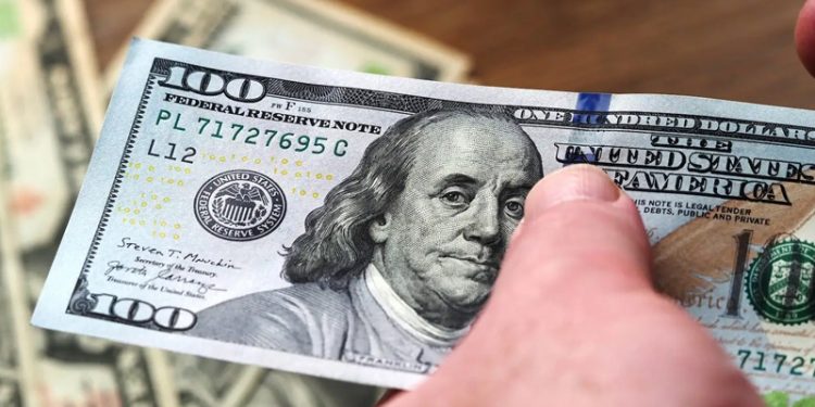 رقم قياسي جديد.. الدولار تجاوز 10 ليرات