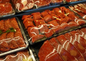 برلماني: تركيا ستواجه صعوبات في توفير الدقيق واللحوم الحمراء