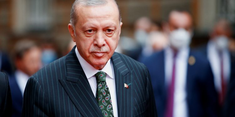 رويترز: أردوغان يسعى للحصول على دعم العلويين