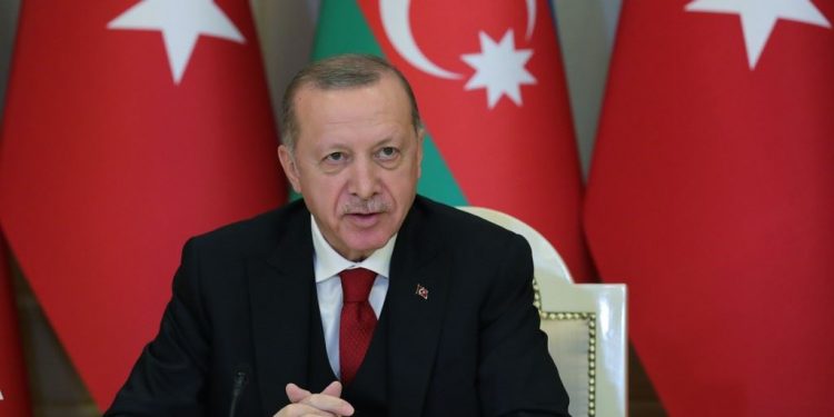 معظم الأتراك يرون إدارة أردوغان الاقتصادية سيئة