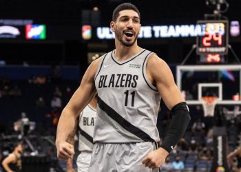 منح لاعب سلة معارض لأردوغان الجنسية الأمريكية بعد سحب جوازه