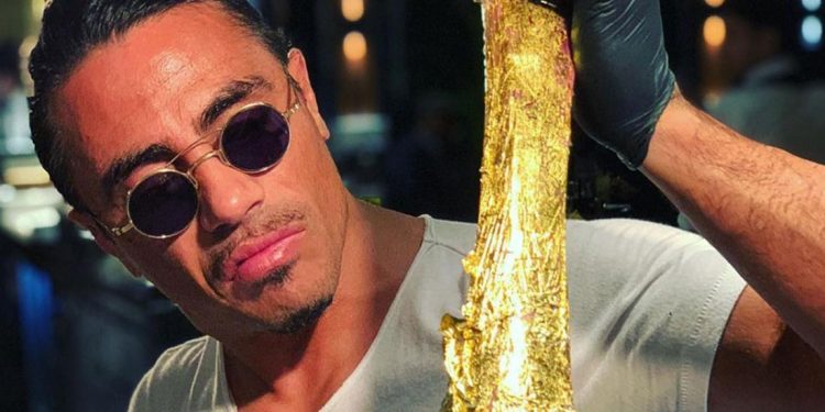 لحم مغلف بالذهب.. الشيف نصرت جوكتشه يغضب الشعب الفيتنامي