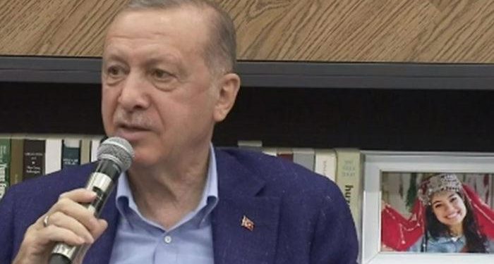 أردوغان فخور بزيادة عدد الجامعات.. والطلاب يردون: أبنية بلا تعليم!