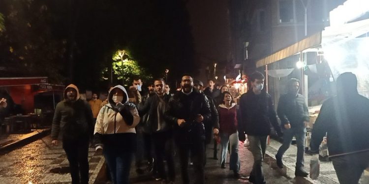 بـ “القدور والمقالي الفارغة”.. أتراك يطالبون أردوغان بالاستقالة