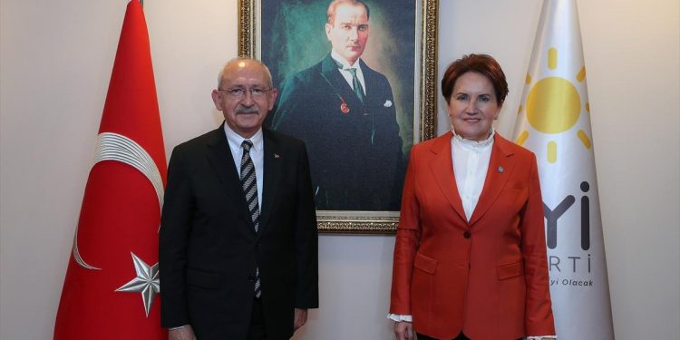 أول رد للحزب الحاكم على دعوة أكشنار وكليجدار أوغلو لعقد انتخابات مبكرة