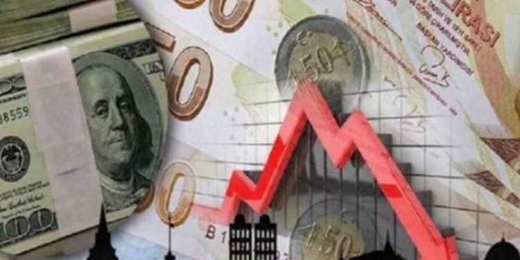 المعارضة التركية تدعو لانتخابات مبكرة بعد انهيار قيمة الليرة