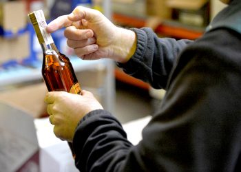 وفاة 22 شخصًا بسبب الكحول المزيف في تركيا