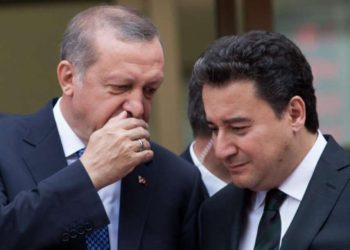 باباجان نادم لصمته في السابق على سياسات أردوغان