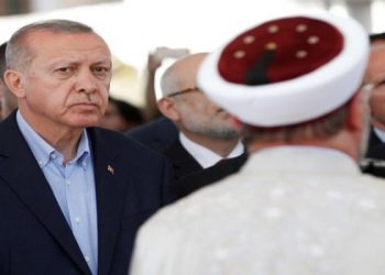 الشؤون الدينية التركية تصنف خطوة أردوغان لدعم الليرة بأنها “حرام”!