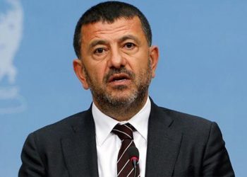 سياسي تركي معارض: التيار المحافظ انتقل من تجاهلنا إلى دعمنا