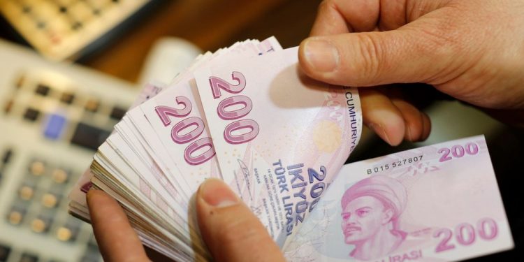 الليرة التركية تنخفض 29% أمام العملة الأفغانية