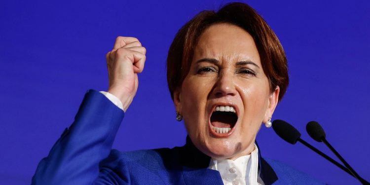 ميرال أكشينار تهدد أردوغان بصفعة عنيفة