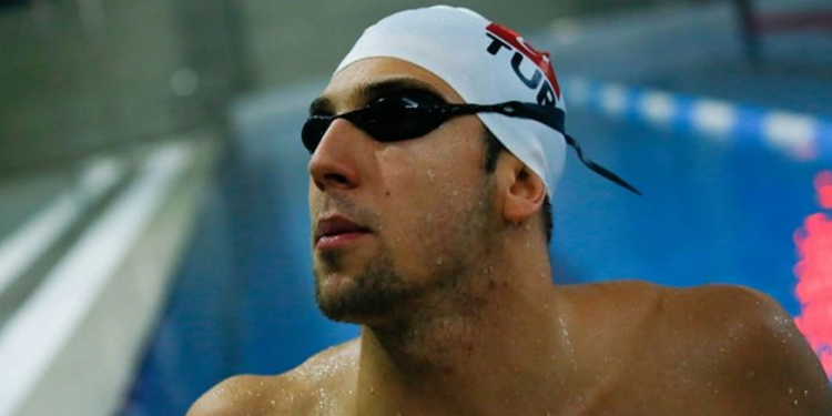 السباح التركي إمري ساكتشي يسجل رقمًا قياسيًا عالميًا جديدًا