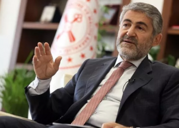 تركيا.. أردوغان يدفع وزير المالية للاستقالة ويعين أكبر المدافعين عن الفائدة