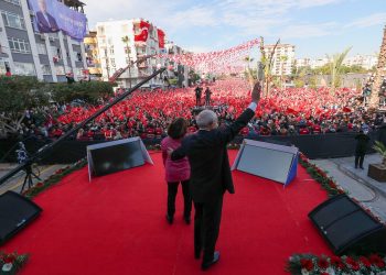 تجاهل إعلامي لمؤتمر جماهيري معارض في مرسين بمشاركة عشرات الآلاف