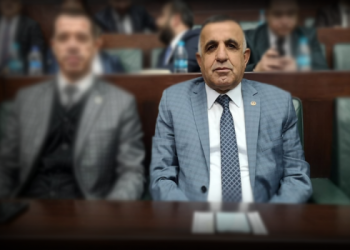 تركيا.. نجل برلماني يهرب سيارات إلى سوريا 