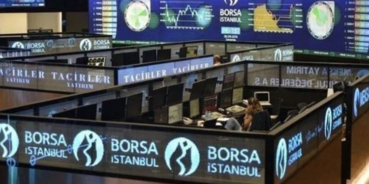 بورصة اسطنبول تعلق التداولات بعد انهيار الليرة