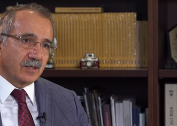 المستشار السابق للرئيس: حركة الخدمة خطر على أردوغان لا تركيا!