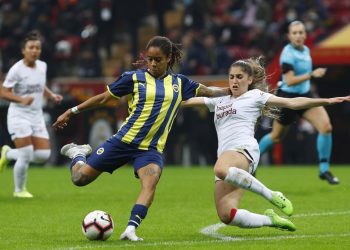 فريق سيدات فنربخشه يسحقن جالطة سراي بسباعية نظيفة!