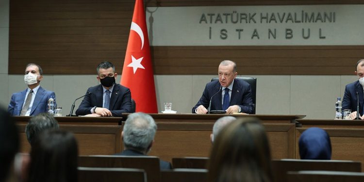 صحيفة تركية تسرب أسئلة جاهزة قبل مؤتمر أردوغان الصحفي