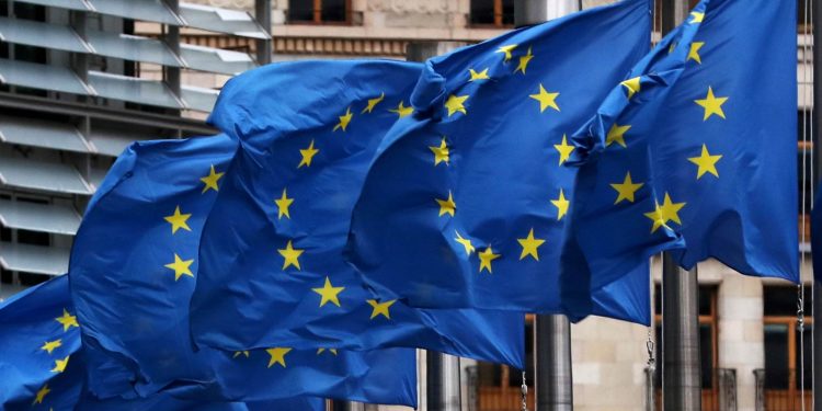 الاتحاد الأوروبي يمدد تجميد مفاوضات انضمام تركيا ويؤكد ابتعادها عن المعايير الأوروبية