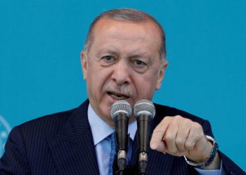 أردوغان: لن نسمح للمعارضين بزيارة المؤسسات الرسمية بحرية