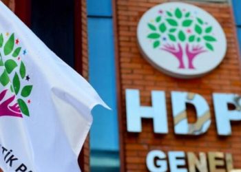 الشعوب الديمقراطي: الهجمات العنصرية المتزايدة في تركيا تنذر بالفوضى