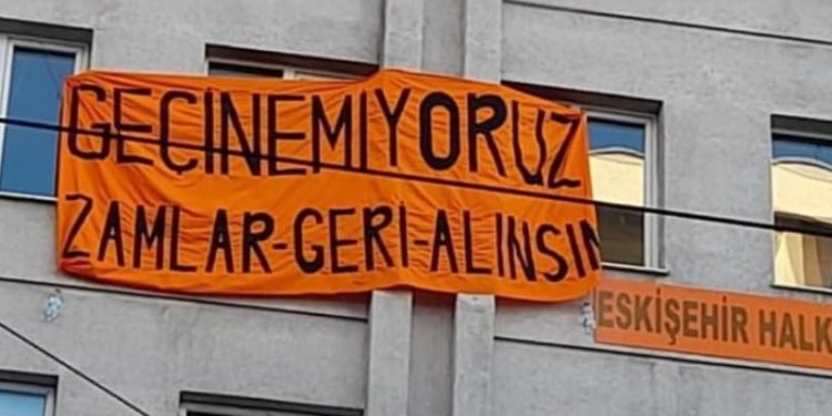 تركيا.. غرامة 18 ألف ليرة بسبب لافتة ضد زيادة الأسعار!