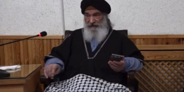 شيخ تركي: من يدخر الدولارات خائن!