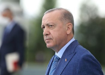 أردوغان يساوم مجددًا “زعيمًا إرهابيًّا” على أصوات الأكراد