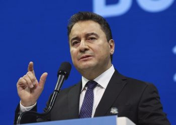 علي باباجان: تركيا تحكمها شراكة استبدادية