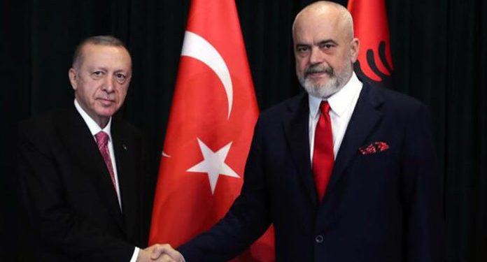 ألبانيا: لسنا مدينين لأردوغان ونرفض تسليم أفراد حركة كولن