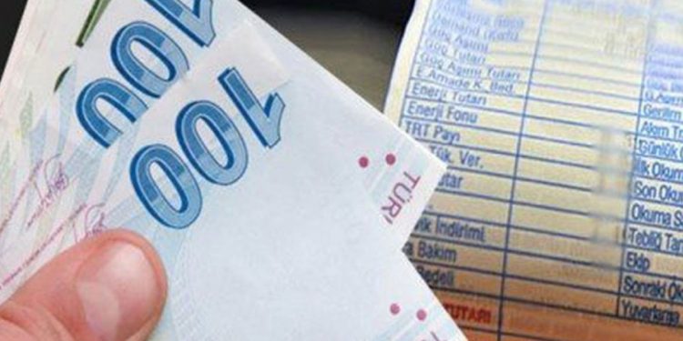 الأتراك يدخلون 2022 بسيل من الزيادات