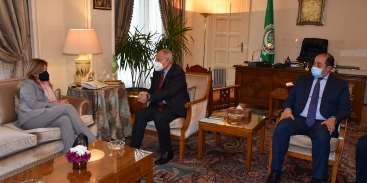 المستشارة الأممية بشأن ليبيا تزور الجامعة العربية