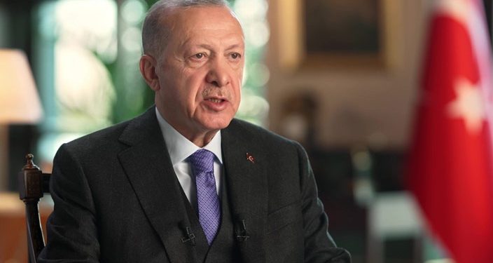 أردوغان يبحث عن مخرج بعد هجومه على مطربة شهيرة