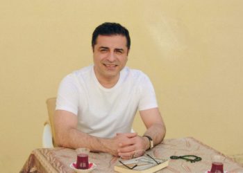 دميرطاش: رغم زيادة الأسعار والاضطهاد هناك أمل