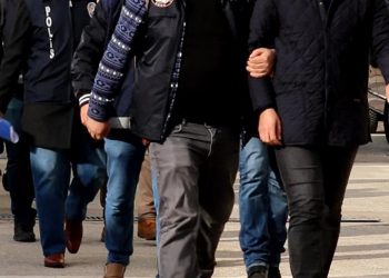 تركيا.. اعتقال عسكريين في الجيش