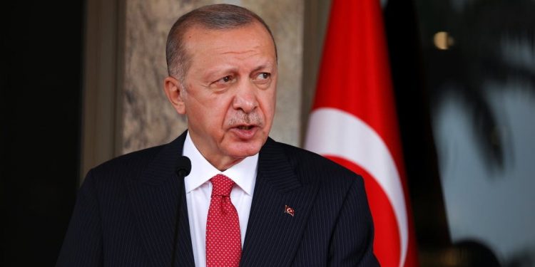 استقالة 872 من حزب أردوغان بشكل جماعي